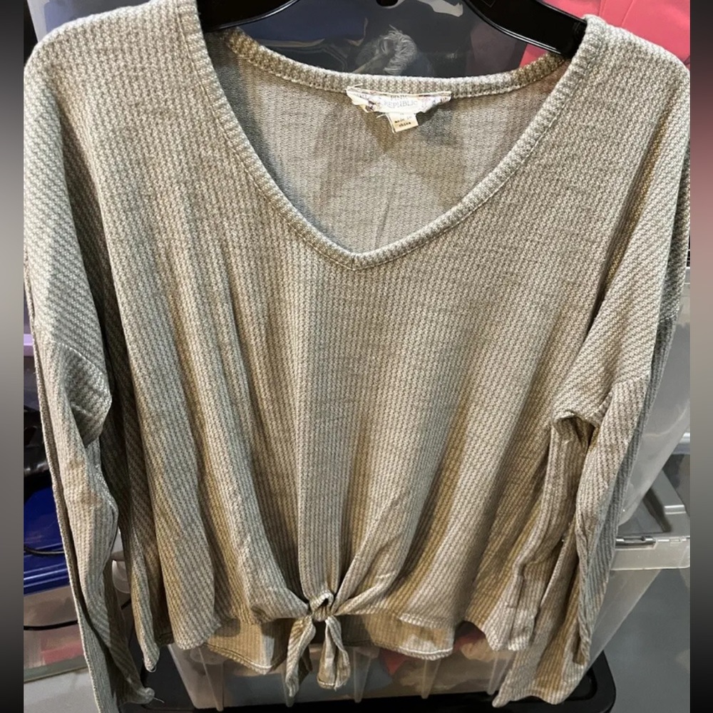 pink republic ivory sweather size S